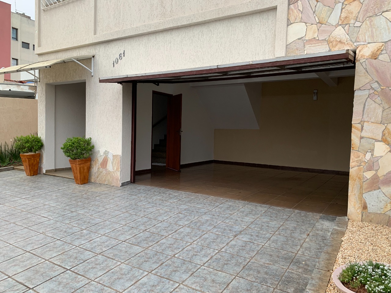 Imagem Sobrado com 4 Quartos à Venda ou Locação, 40800 m² em Vila Ipiranga - Mogi das Cruzes
