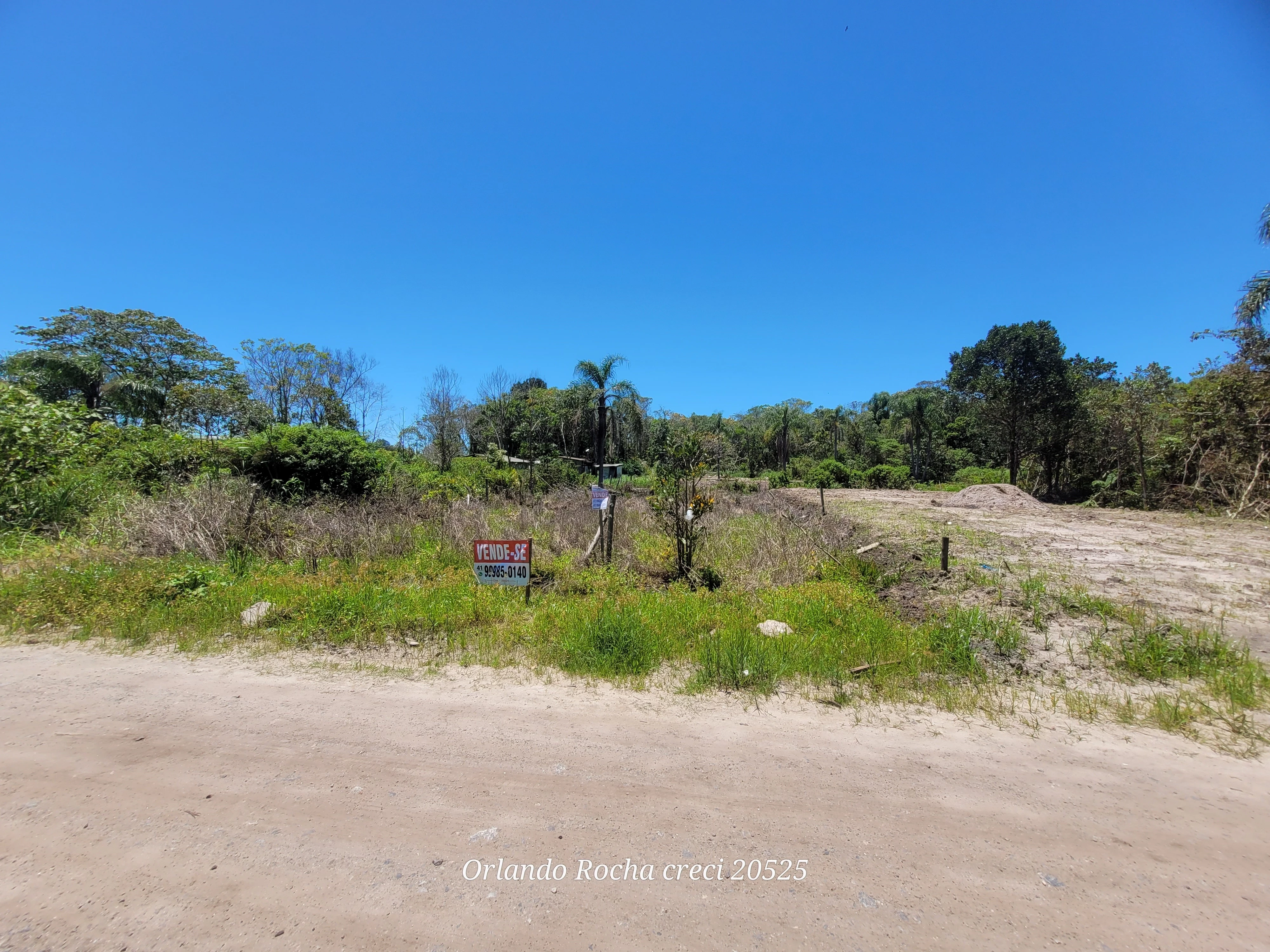 Foto do imóvel: Terreno à Venda, 360 m² em Barra do Saí - Itapoá