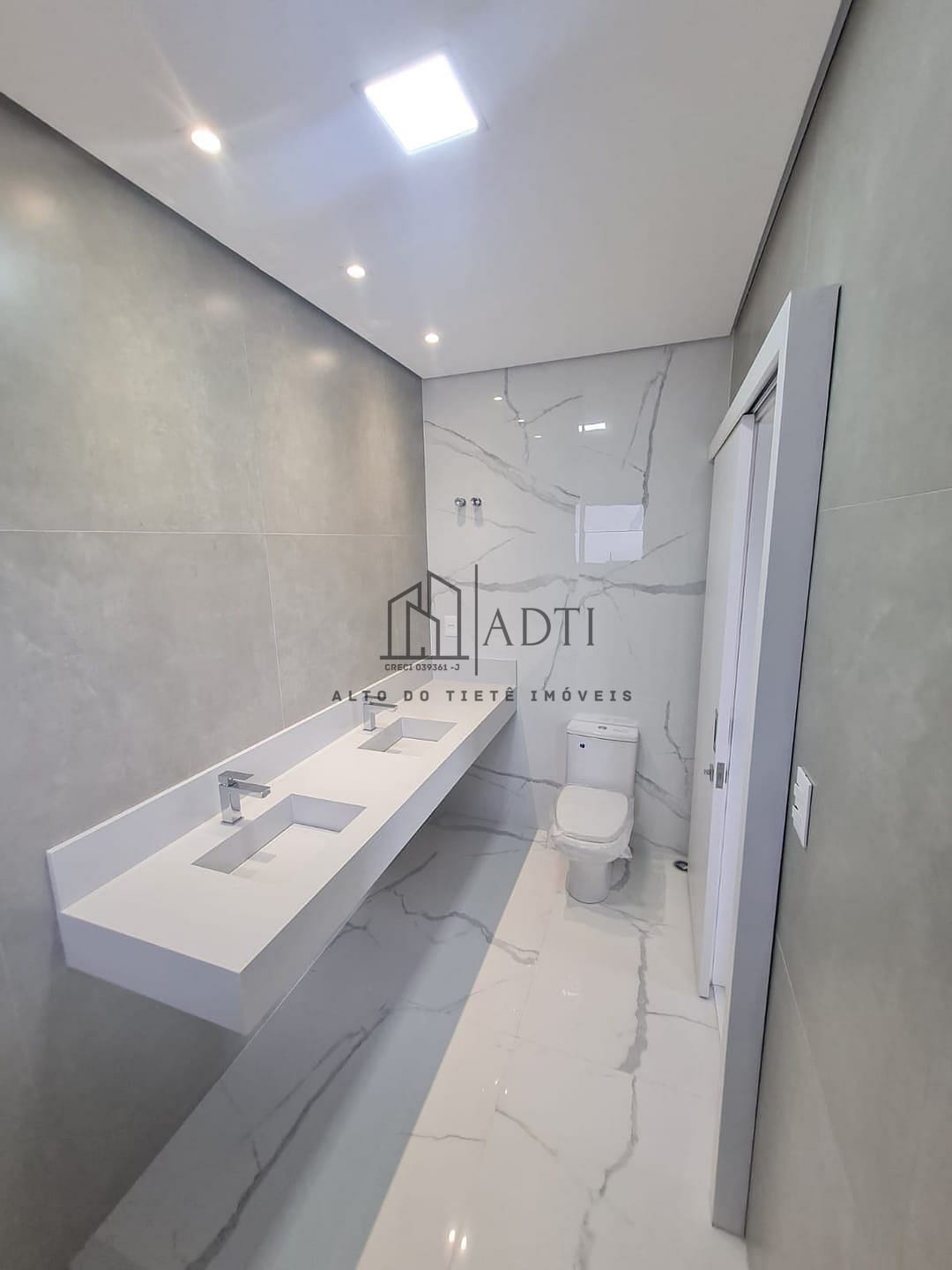 Imagem Casa de Condomínio com 3 Quartos à Venda, 205 m² em Cézar de Souza - Mogi das Cruzes