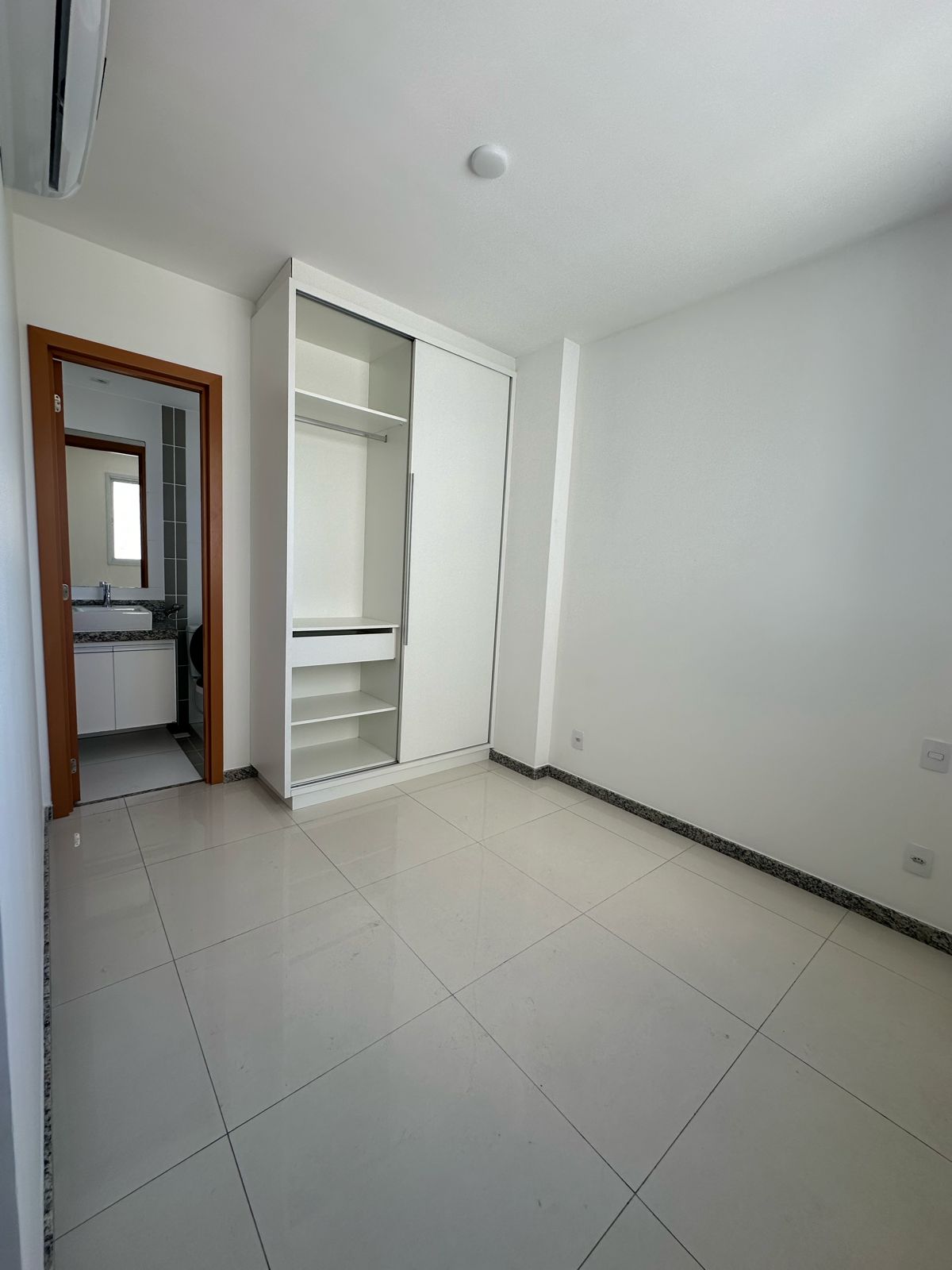 Imagem Apartamento com 2 Quartos à Venda, 65 m²em Praia de Itaparica - Vila Velha