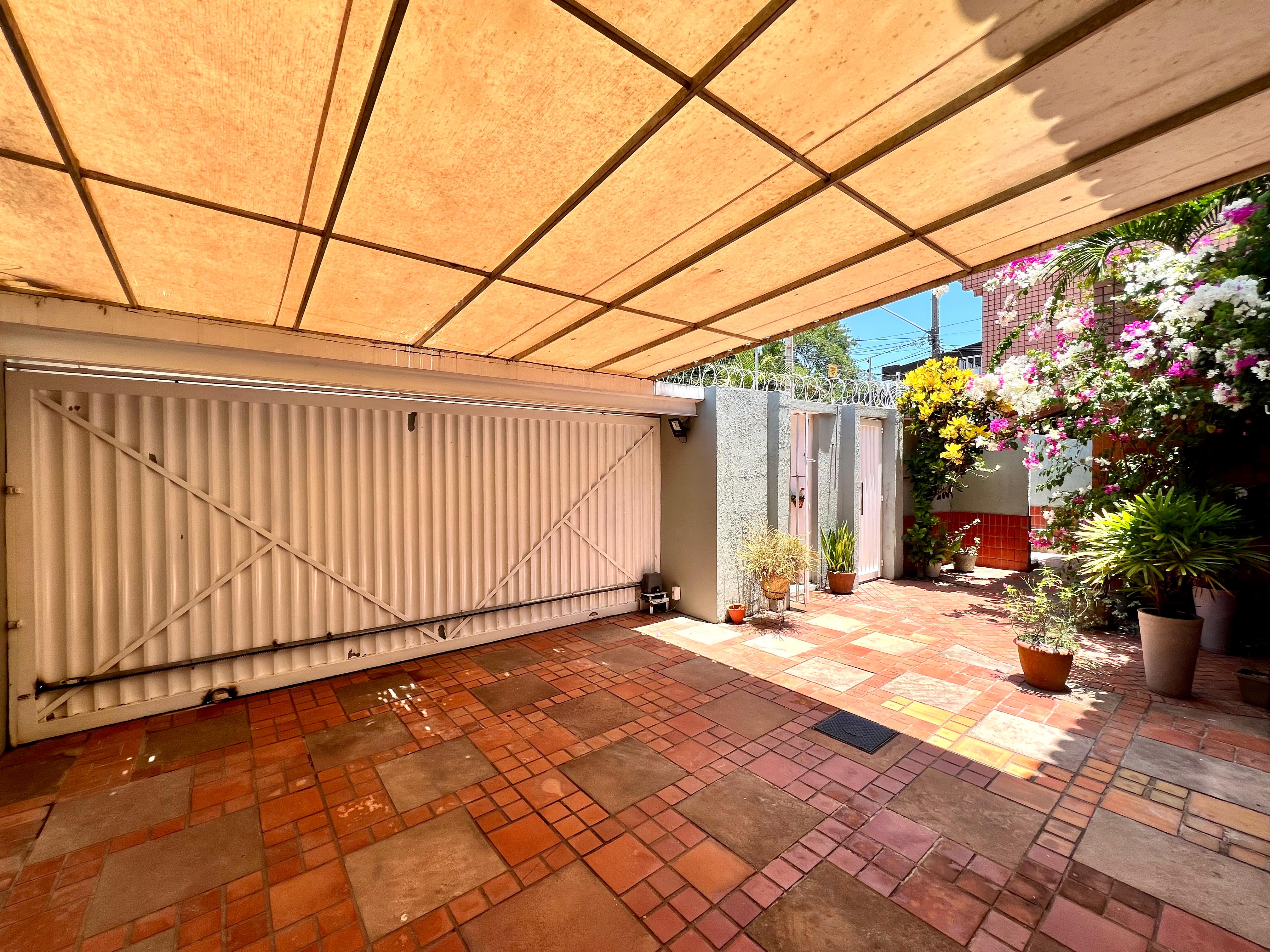Imagem Casa com 3 Quartos à Venda, 370 m²em Curió-Utinga - Belém