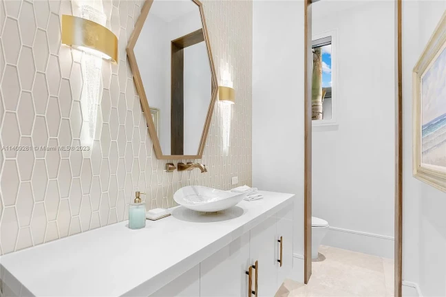 Imagem Casa de Condomínio com 6 Quartos à Venda, 833 m²em Cajuru - Curitiba