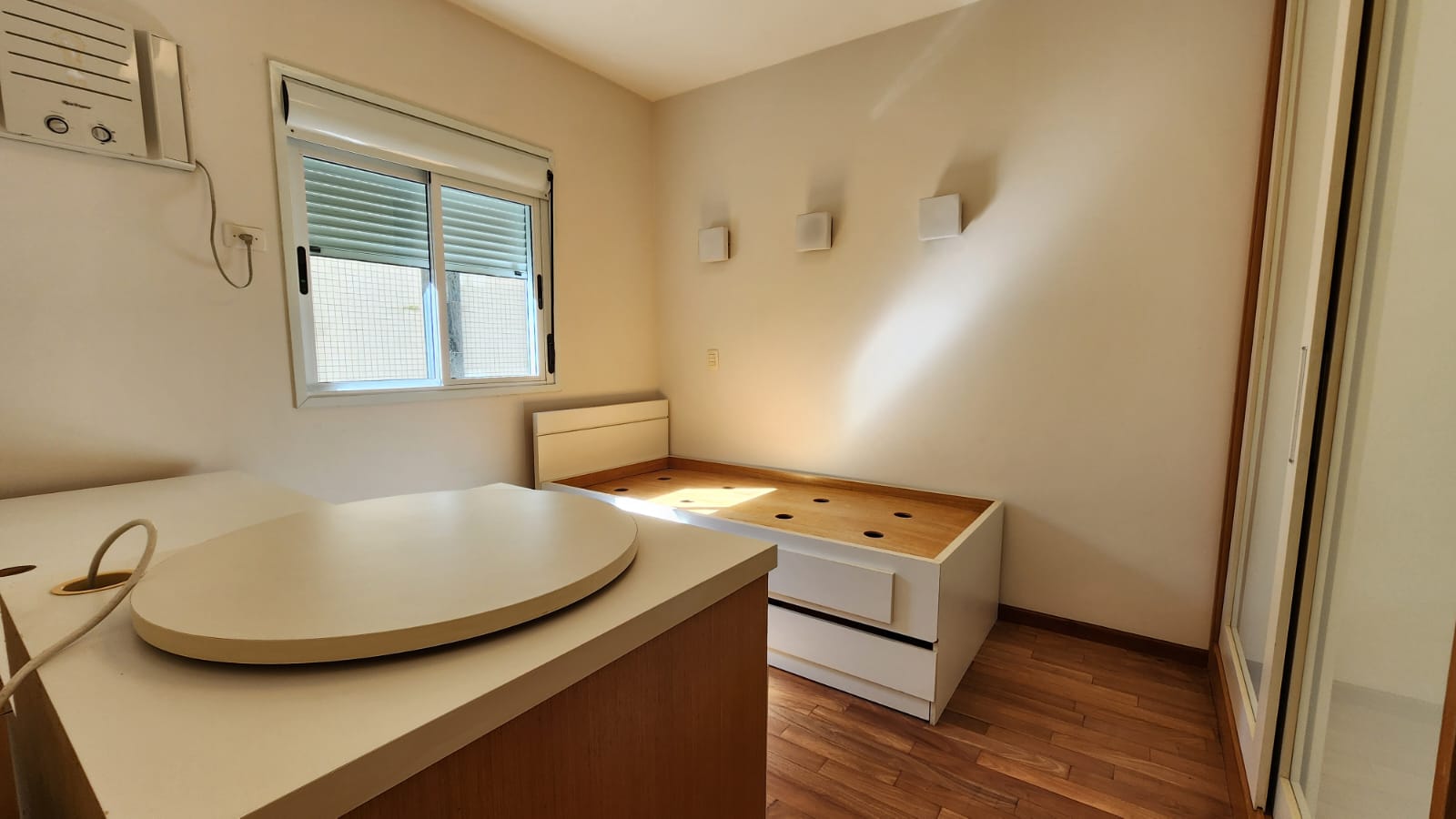 Imagem Apartamento com 3 Quartos para Alugar, 160 m²em Boqueirão - Santos