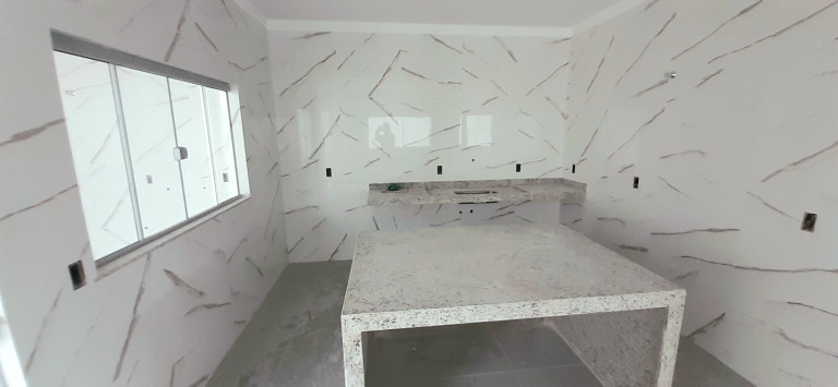 Sobrado com 3 Quartos à Venda,  em Setor Criméia Leste - Goiânia