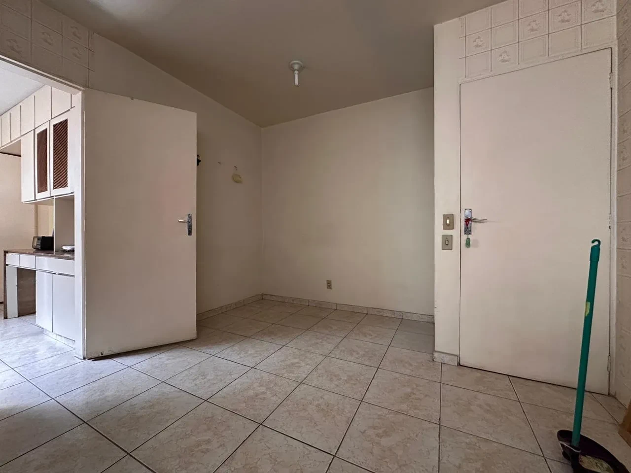 Imagem Apartamento com 3 Quartos à Venda, 100 metros em Setor Oeste - Goiânia