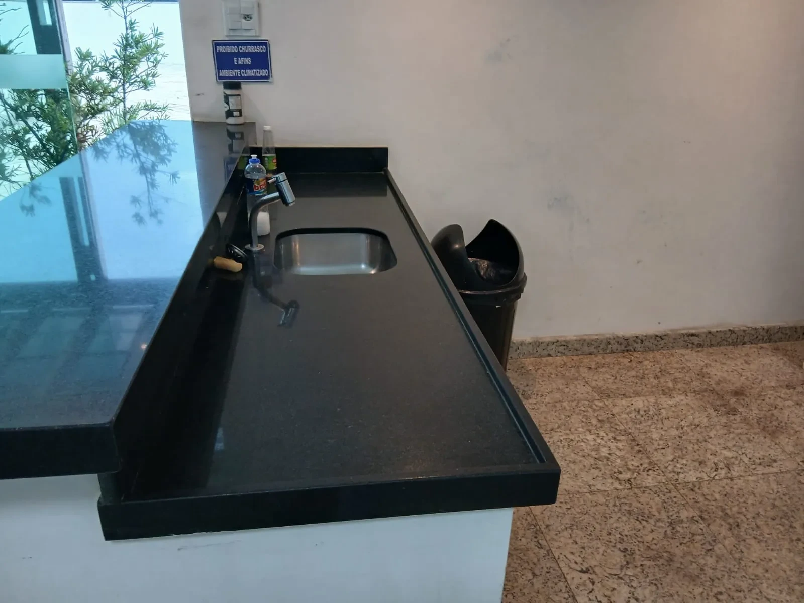 Imagem Flat com 1 Quarto para Alugar, 45 m² em Renascença - São Luís