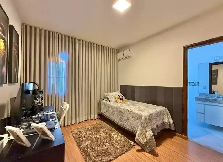 Imagem Casa com 5 Quartos à Venda, 279 metros em Alto Barroca - Belo Horizonte