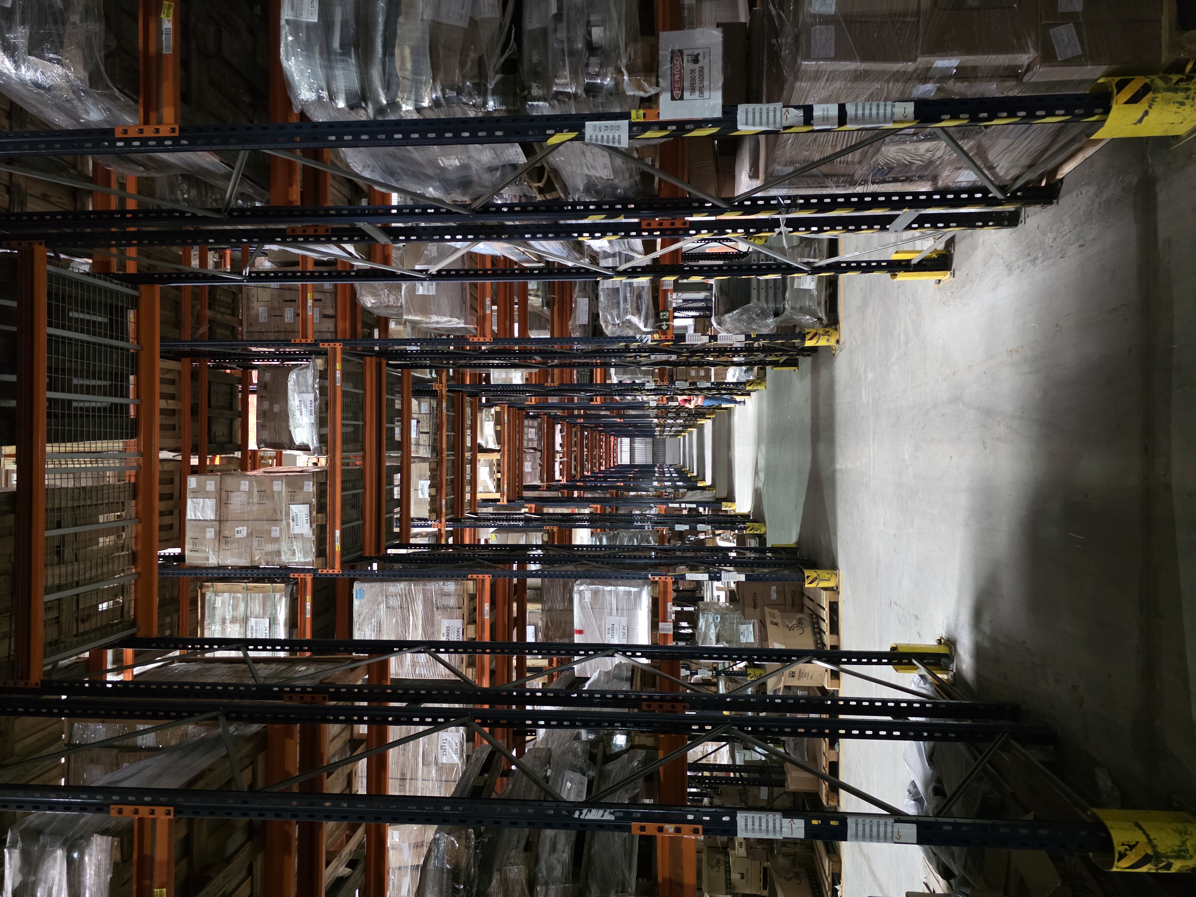 Foto do imóvel: Galpão para Alugar, 7.600 m² em Jardim Vista Alegre - Embu das Artes