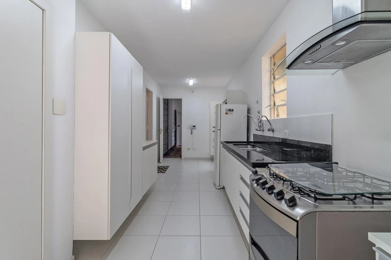 Imagem Casa com 3 Quartos à Venda ou Locação, 300 m² em Jardim Europa - São Paulo