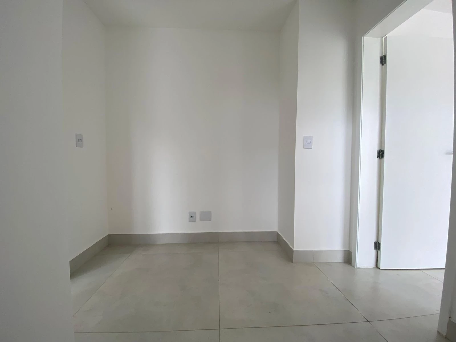 Foto do imóvel: Casa de Condomínio com 4 Quartos à Venda ou Locação, 20 m² em Vargem Pequena - Rio de Janeiro