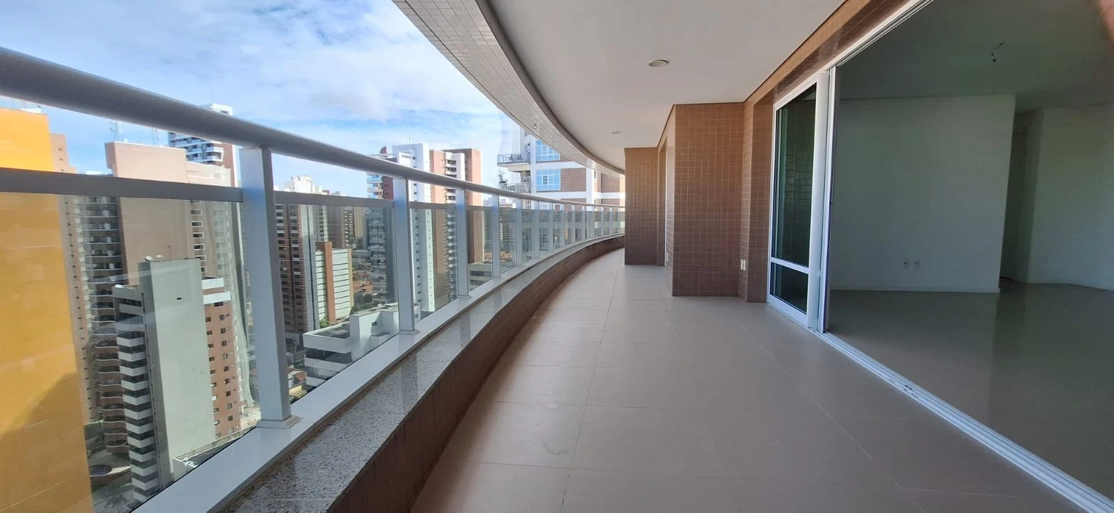 Foto do imóvel: Apartamento com 4 Quartos à Venda, 229 m² em Meireles - Fortaleza