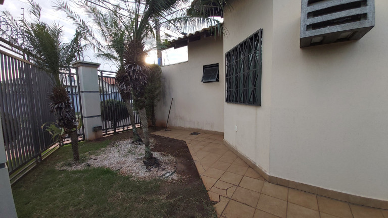 Casa com 2 Quartos à Venda, 252 metros em Vila Carlota - Campo Grande