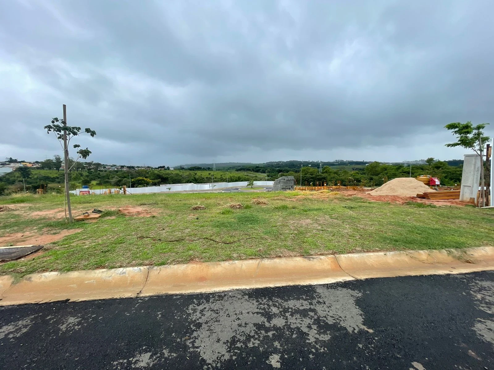 Foto do imóvel: Terreno à Venda, em Loteamento Alphaville Campinas - Campinas