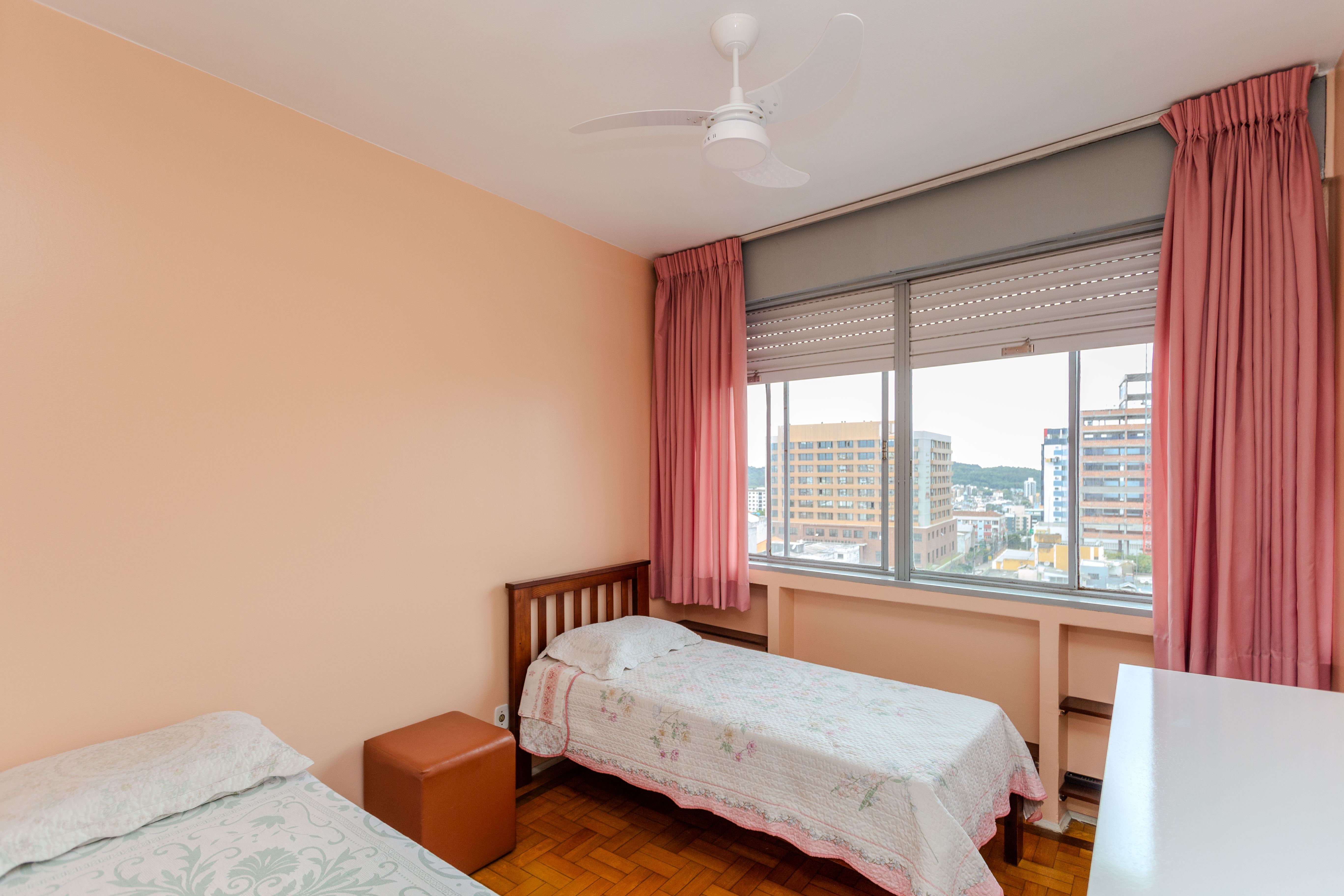 Imagem Apartamento com 2 Quartos à Venda, Locação ou Temporada, 80 m² em Centro - Santa Maria