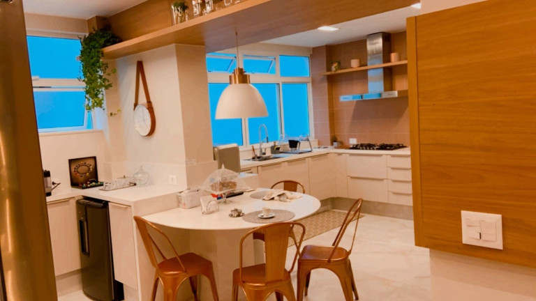 Imagem Apartamento com 4 Quartos à Venda, 250 m² em Centro - Petrópolis