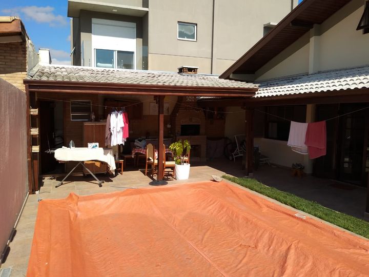 Imagem Casa com 4 Quartos à Venda, 210 m² em Jardim Das Colinas - São José Dos Campos