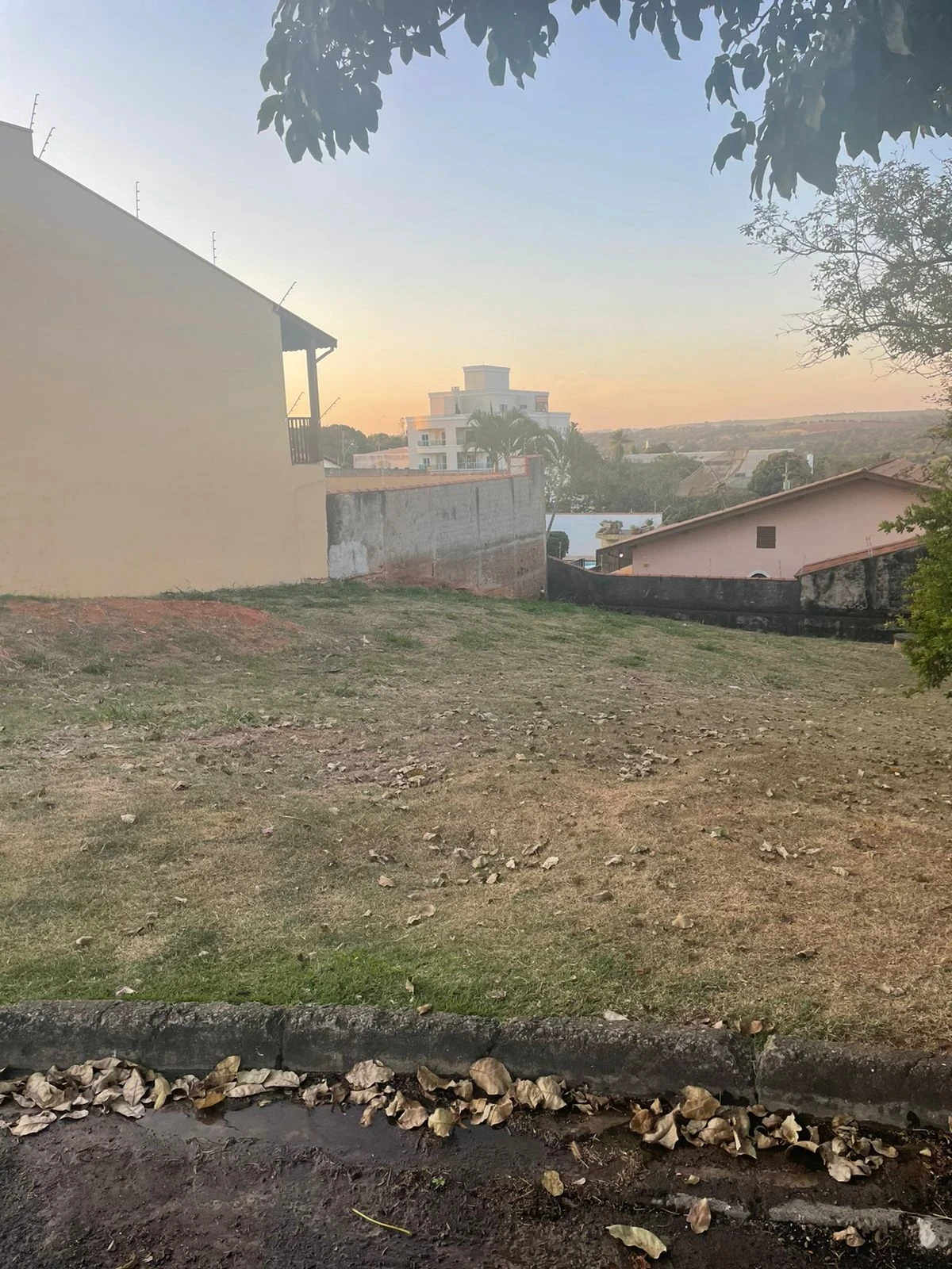 Imagem Terreno em Condomínio à Venda, 266 m² em Loteamento Santo Antonio - Jaguariúna