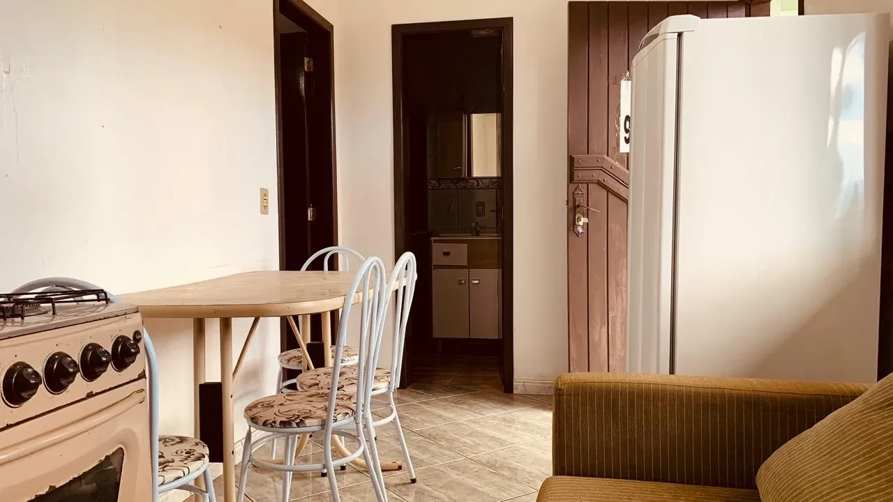 Imagem Apartamento com 1 Quarto à Venda, 30 metros em Torres - Torres