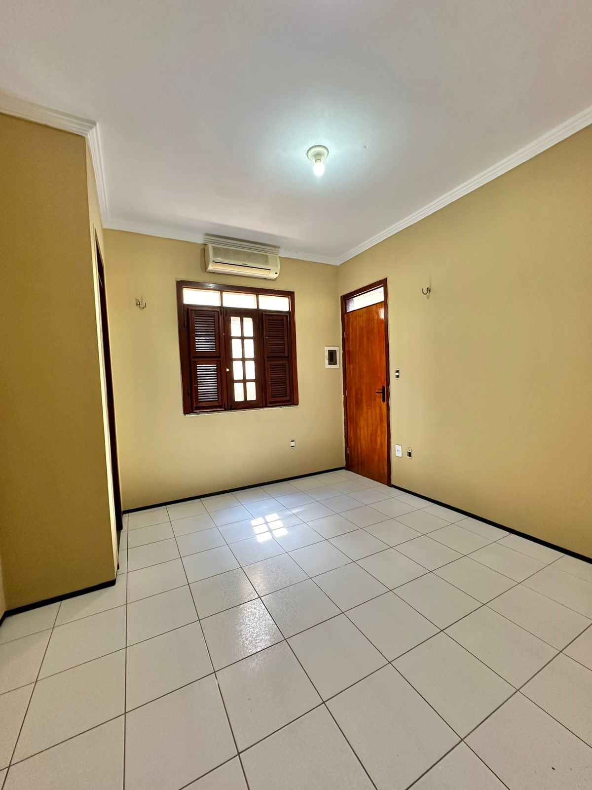 Imagem Casa de Condomínio com 4 Quartos à Venda, 134 m² em Sapiranga-Coité - Fortaleza
