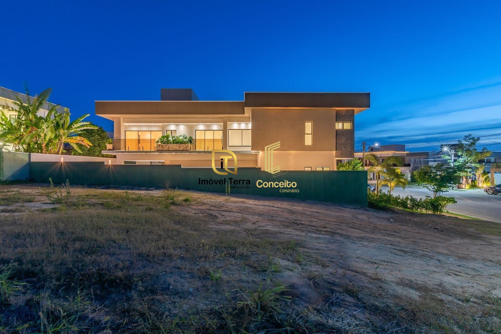 Imagem Casa de Condomínio com 5 Quartos à Venda, 356 m² em Cidade Alpha - Eusébio