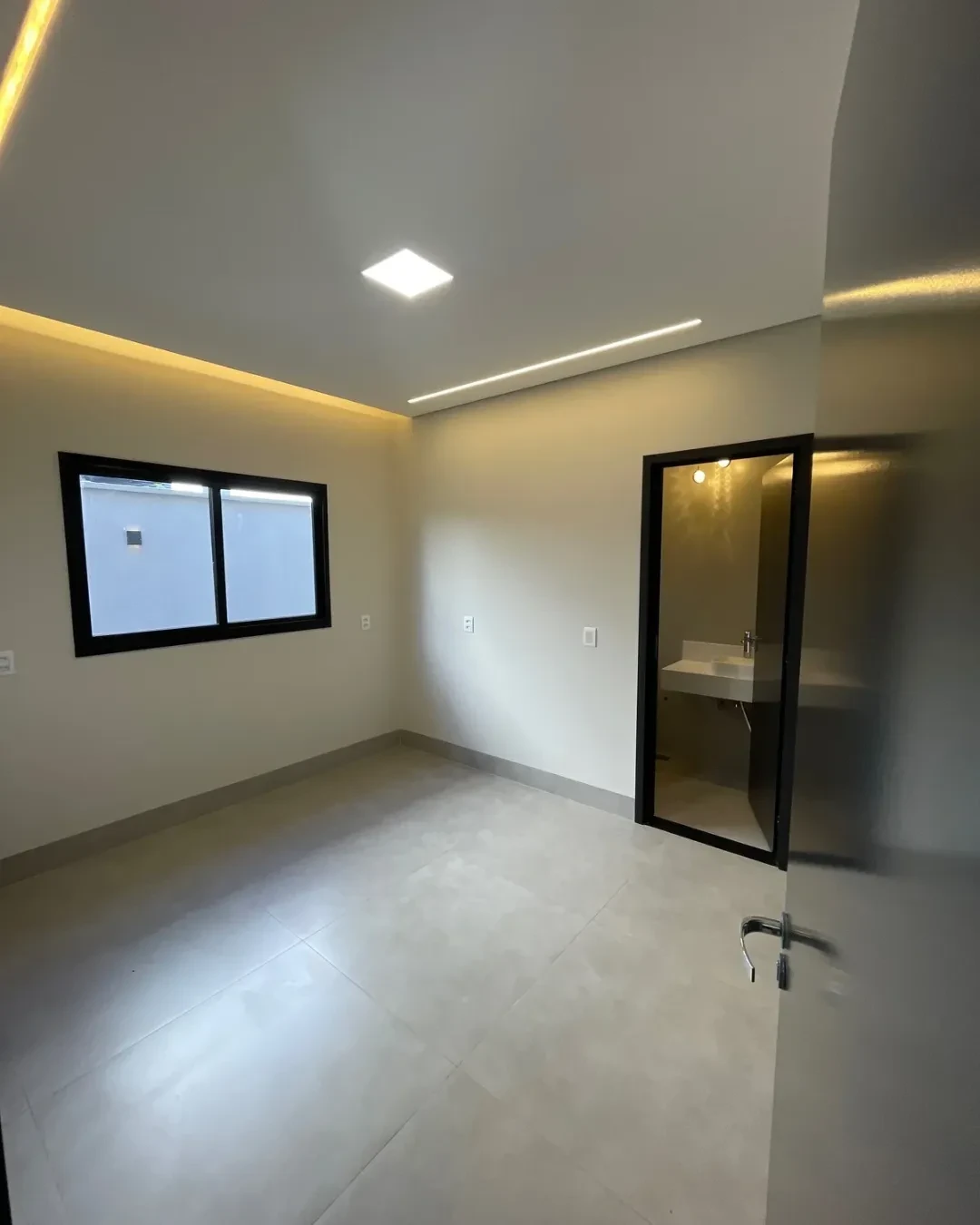 Imagem Casa de Condomínio com 4 Quartos à Venda, 180 metro em Terras Alpha Residencial 1 - Senador Canedo