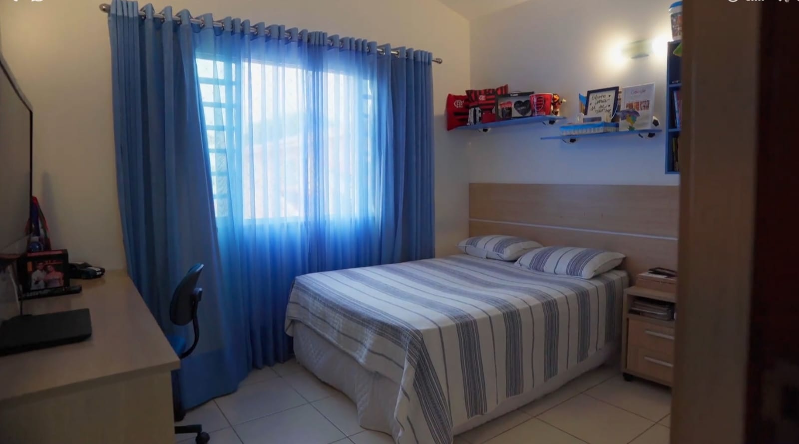 Imagem Casa de Condomínio com 4 Quartos à Venda, 205 m²em Novo Aleixo - Manaus