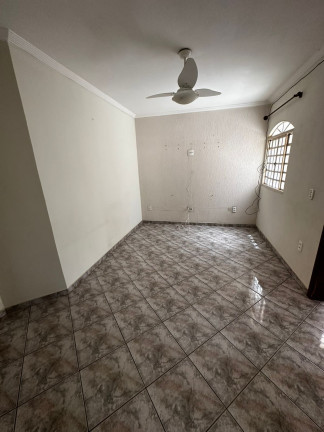 Imagem Casa com 3 Quartos à Venda, 189 m² em Planalto - Araçatuba