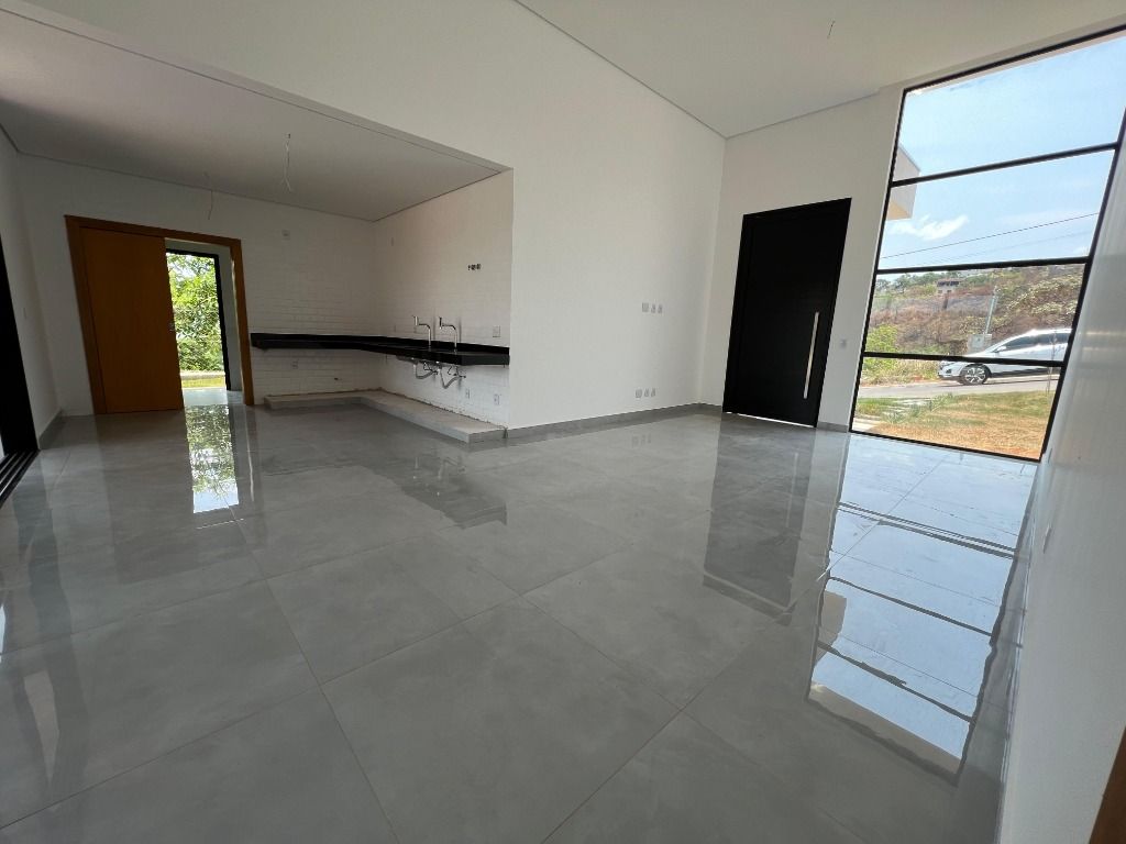 Imagem Casa de Condomínio com 4 Quartos à Venda, 200 m² em  - 