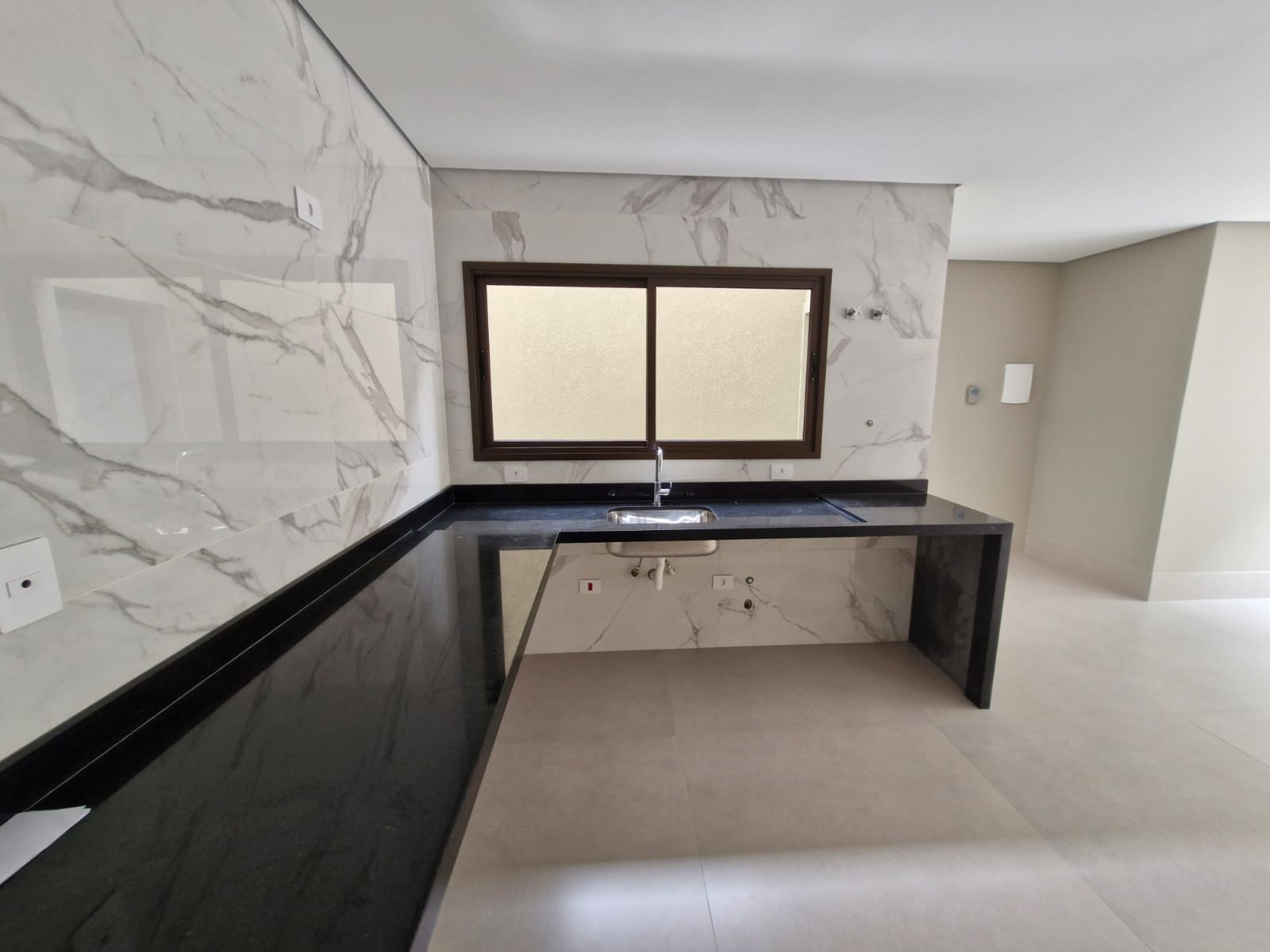 Imagem Sobrado com 4 Quartos à Venda, 189 m²em Parque São Domingos - São Paulo