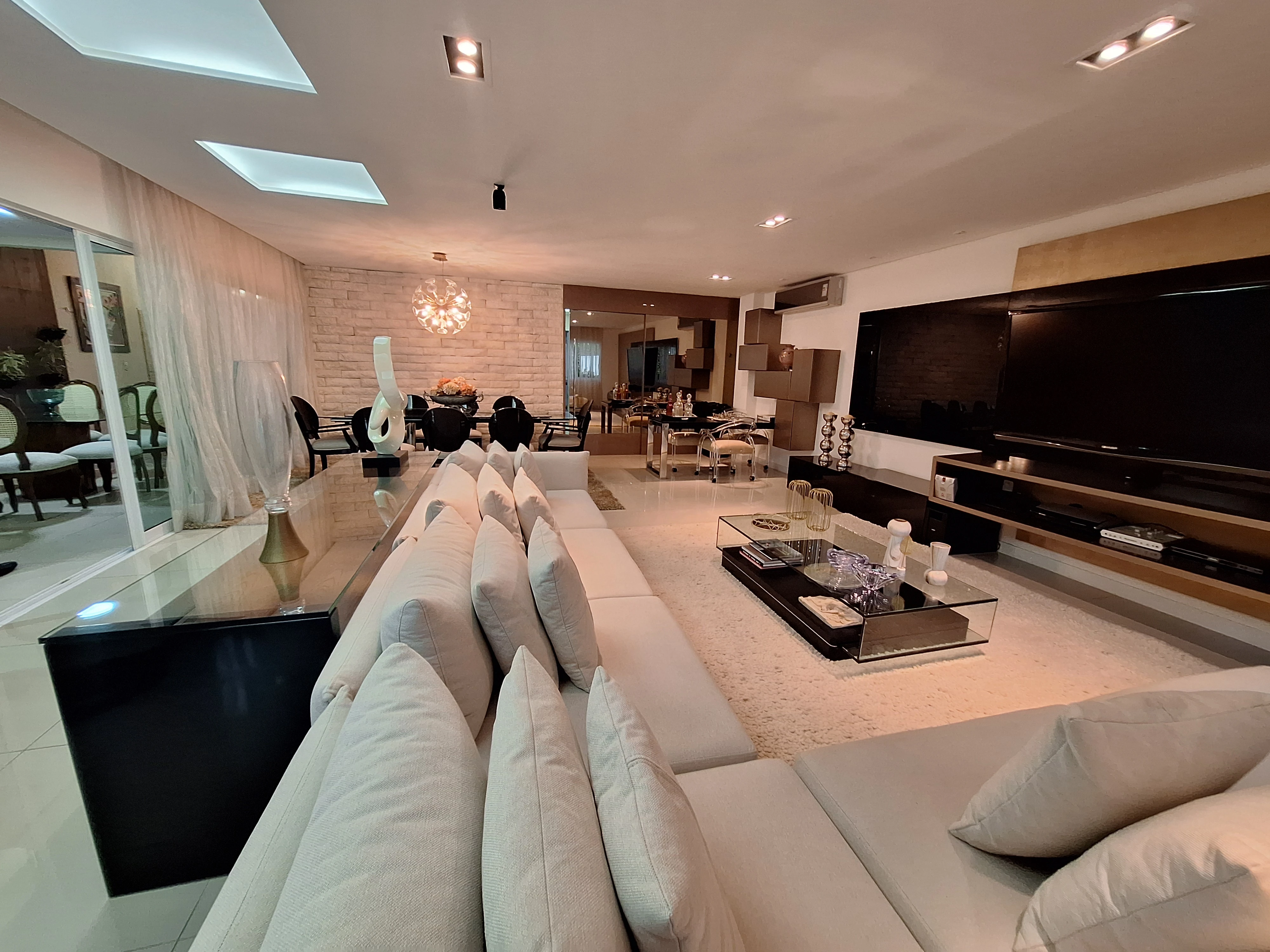 Imagem Casa de Condomínio com 4 Quartos à Venda, 242 m² em De Lourdes - Fortaleza