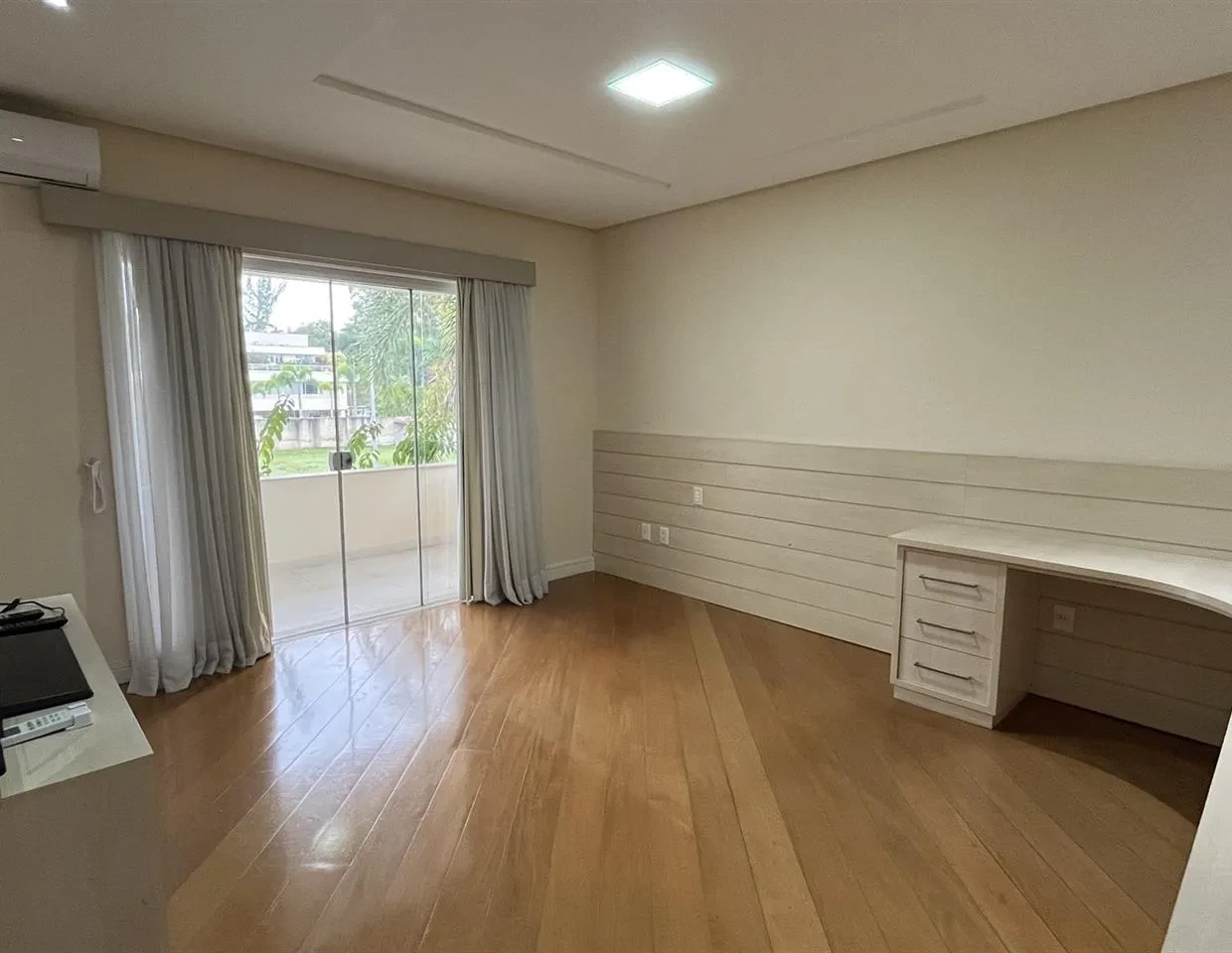 Imagem Casa de Condomínio com 5 Quartos à Venda ou Locação, 830 m² em Barra da Tijuca - Rio de Janeiro