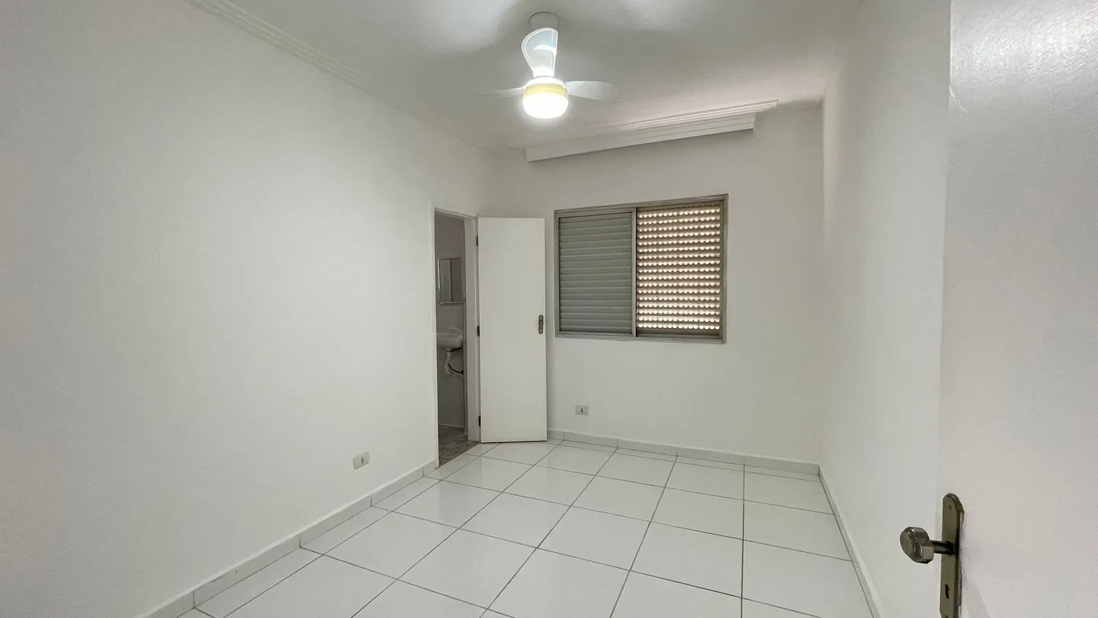 Imagem Apartamento com 2 Quartos à Venda, 93 metros em Marapé - Santos