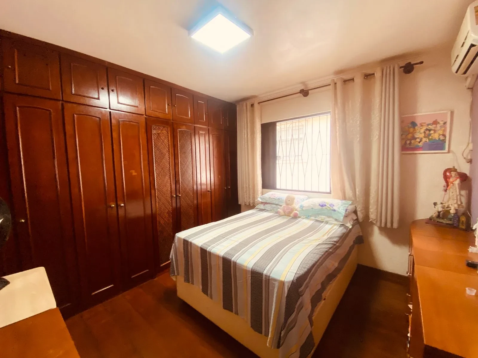 Imagem Sobrado com 4 Quartos à Venda, 255 m² em Embaré - Santos