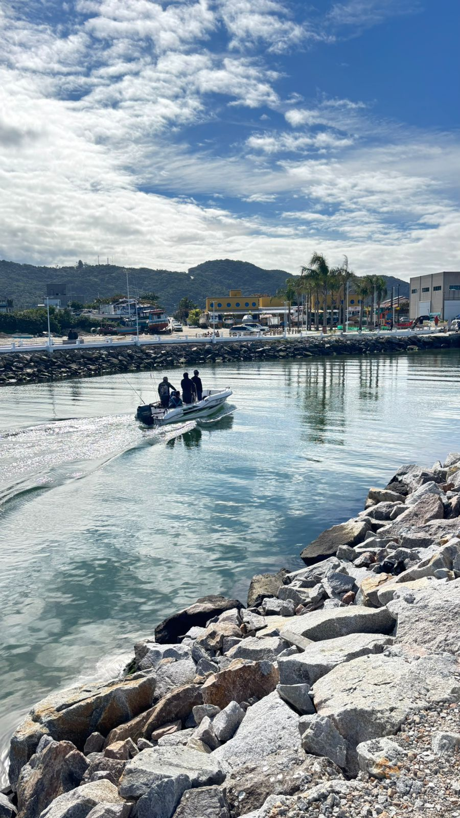 Imagem Sobrado com 3 Quartos à Venda, 118 m² em Bombinhas - Bombinhas