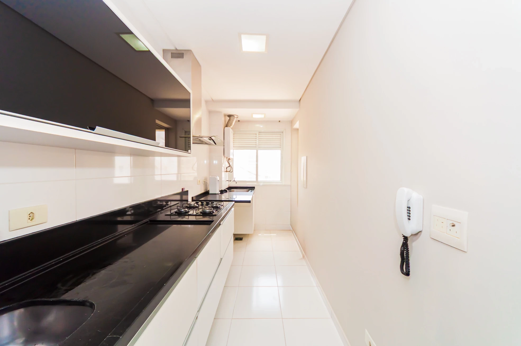 Imagem Apartamento com 2 Quartos à Venda, 75 m² em Cabral - Curitiba