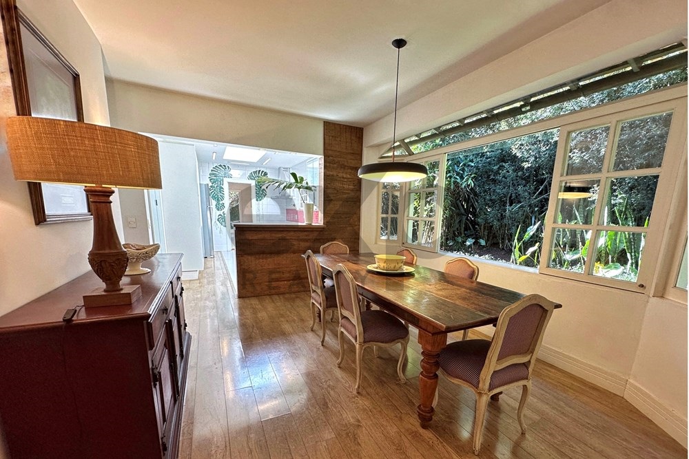 Imagem Casa com 4 Quartos à Venda, 256 m² em Itaipava - Petrópolis