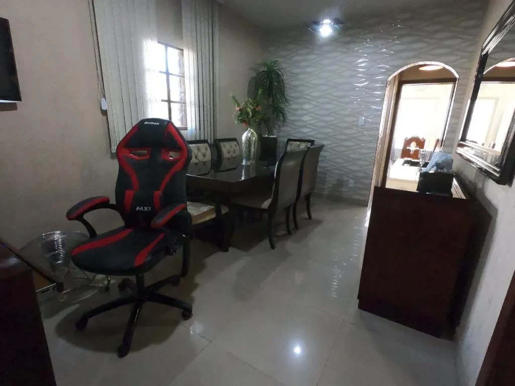 Imagem Casa com 2 Quartos à Venda, 100 m² em Planalto - Belo Horizonte