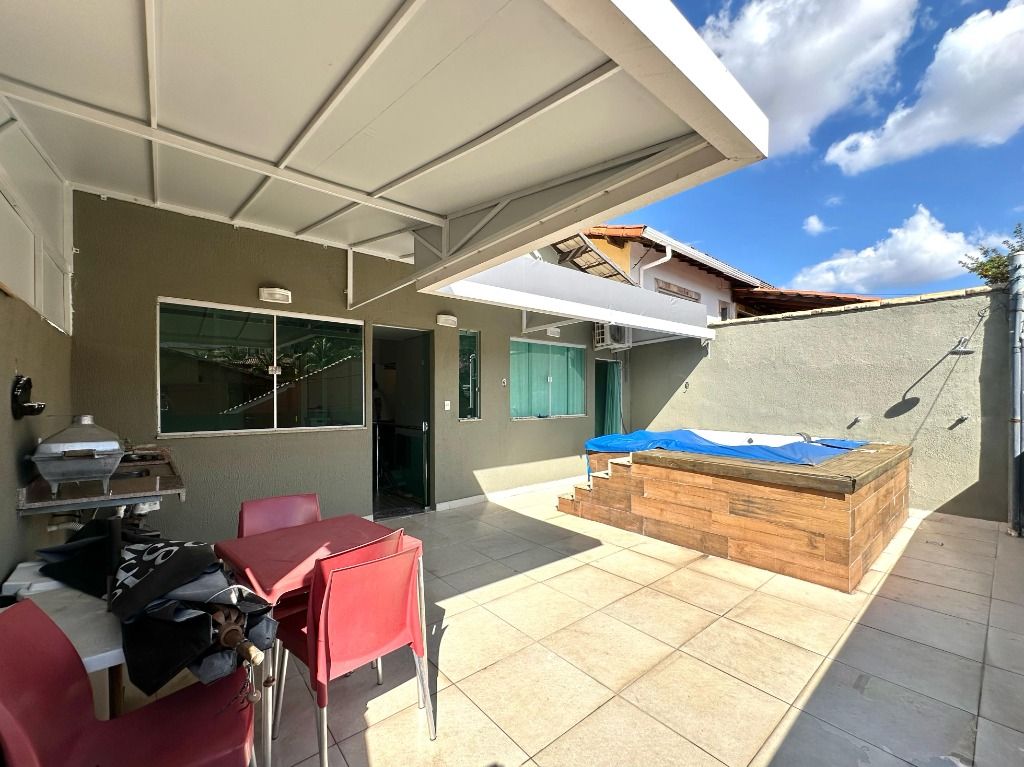 Imagem Casa com 3 Quartos à Venda, 122 m² em Planalto - Belo Horizonte