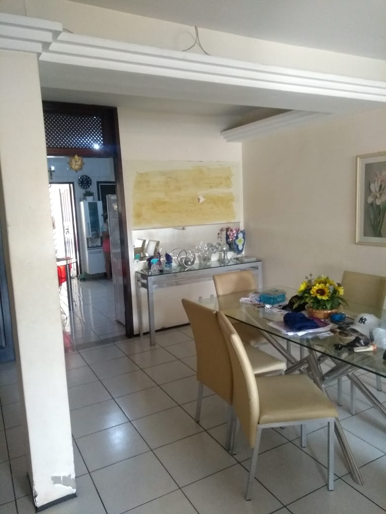 Imagem Casa com 4 Quartos à Venda, 250 m²em Cidade dos Funcionários - Fortaleza