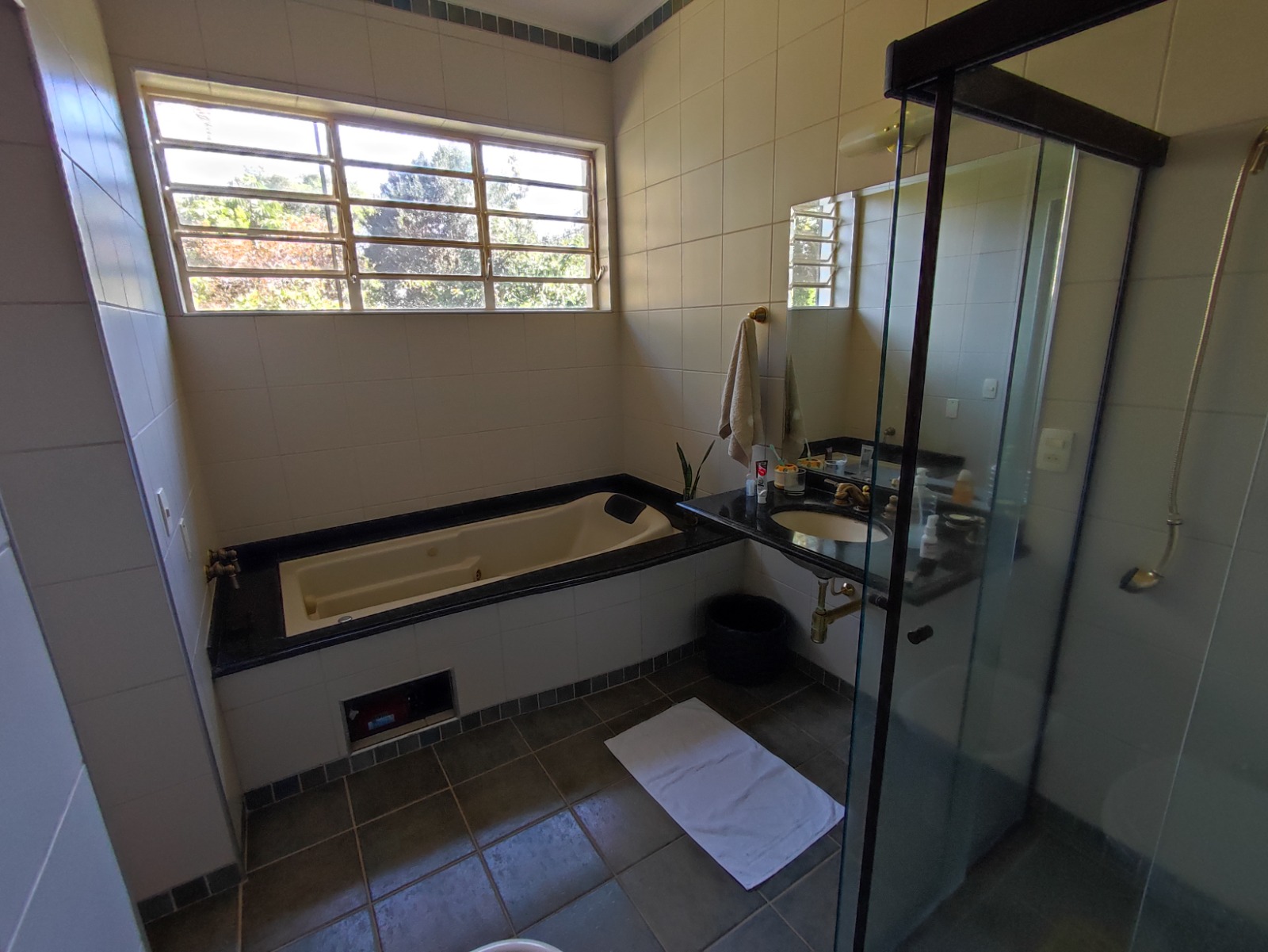 Imagem Chácara com 4 Quartos à Venda, 295 m²em Sousas - Campinas