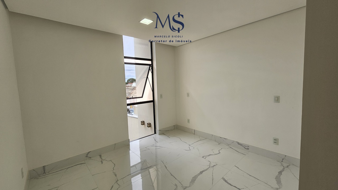 Imagem Sobrado com 4 Quartos à Venda, 270 m² em Guará II - Brasília