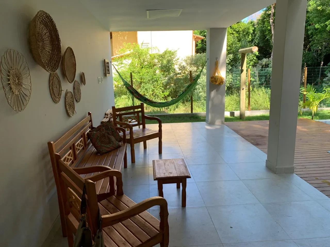 Imagem Casa com 3 Quartos para Alugar, em Mata de São João - Mata de São João