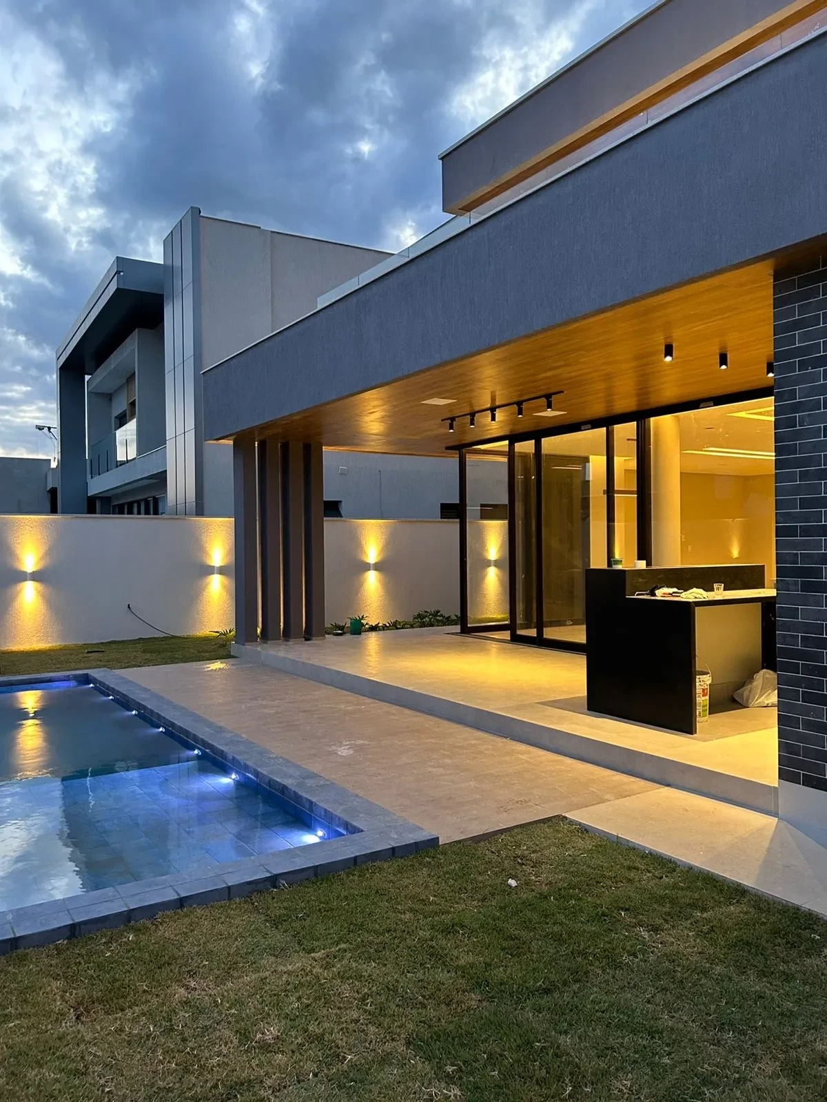 Casa com 4 Quartos à Venda, 467 m² em Jacuhy - Serra
