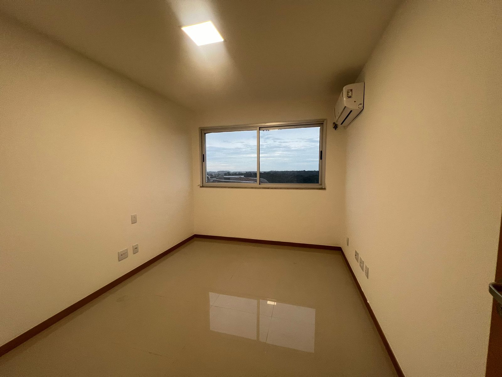 Imagem Cobertura com 3 Quartos à Venda ou Locação, 133 m²em Val-de-Cães - Belém