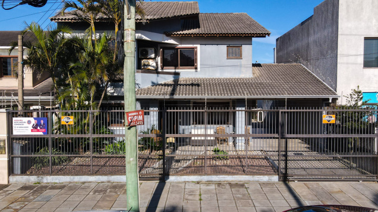 Imagem Casa com 4 Quartos à Venda,  em Centro - Tramandaí