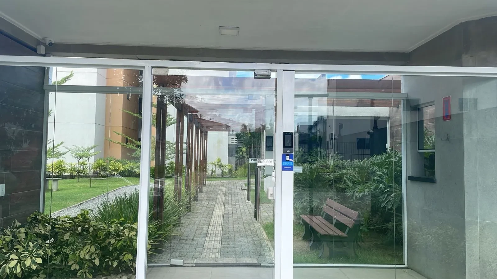 Imagem Apartamento com 2 Quartos à Venda, 45 metros em Caxangá - Recife