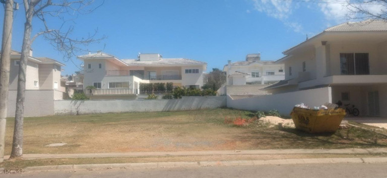 Terreno em Condomínio à Venda, 745 m² em Medeiros - Jundiaí