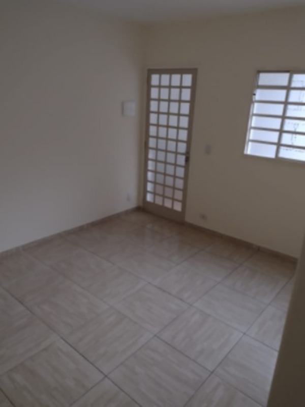 Imagem Casa com 2 Quartos para Alugar, 45 m²em Jardim Cachoeira - São Paulo