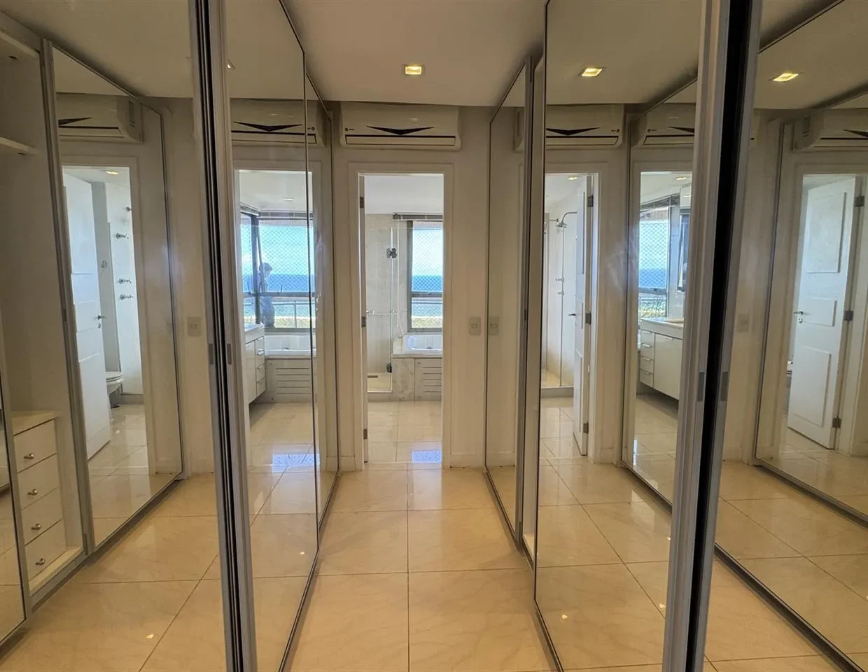 Imagem Apartamento com 3 Quartos à Venda ou Locação, 268 metro em Barra da Tijuca - Rio de Janeiro