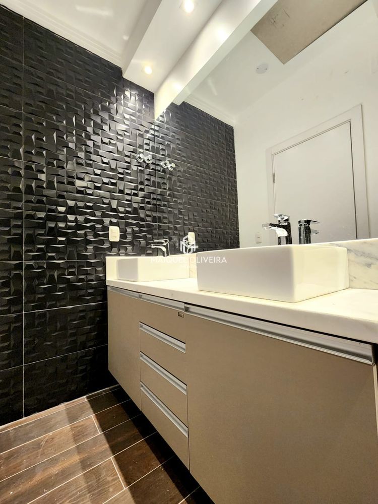 Imagem Casa de Condomínio com 3 Quartos para Alugar, 300 m²em Tomazetti - Santa Maria